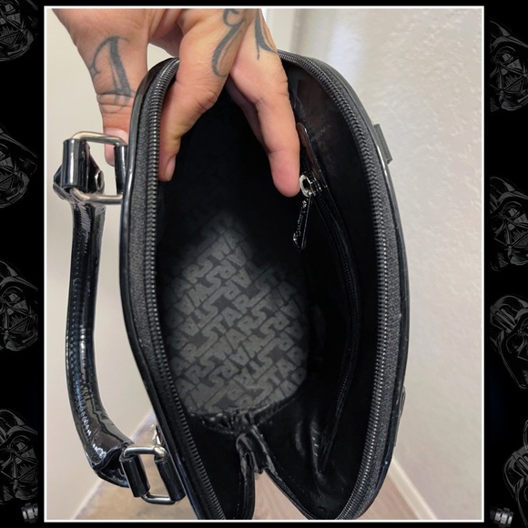 💋NEW💋 LOUNGEFLY Captain Phasma Star Wars Bag - Picture 2 of 8